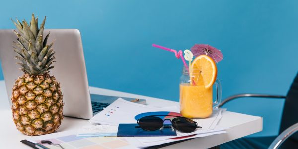 Direitos e desafios do trabalhador ao retornar das férias: modelo híbrido, presencial e home office