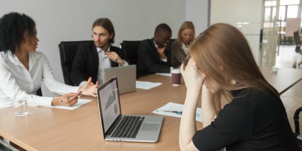 Como o assédio moral discreto adoece o ambiente de trabalho.